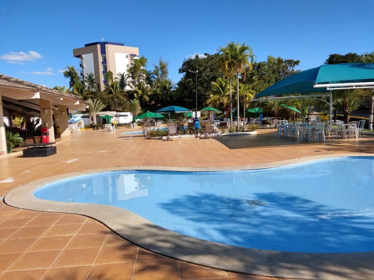 קאלדס נובאס Enseada Nautico Apart Flat I Vista Para O Lago Corumba מראה חיצוני תמונה