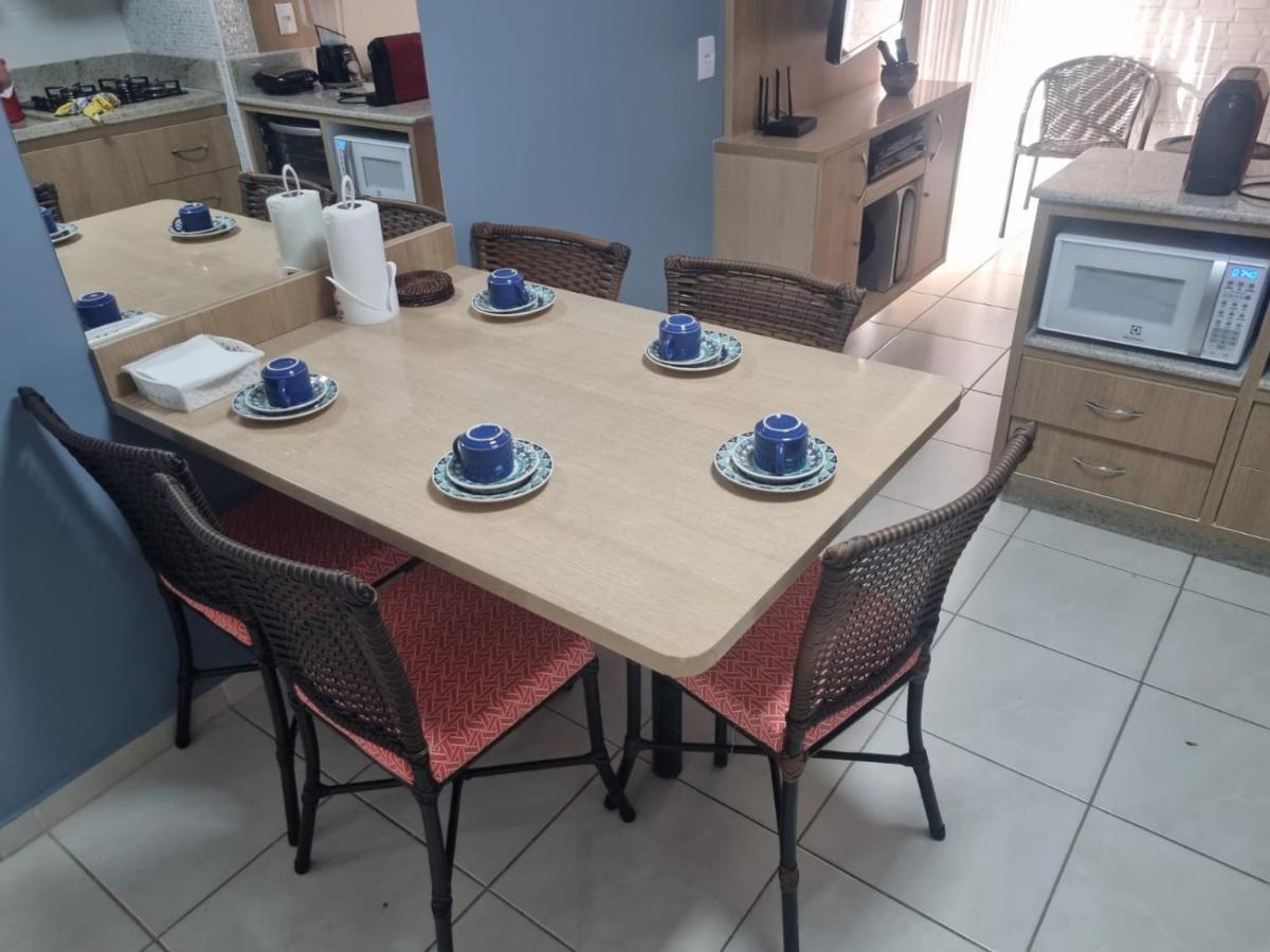 קאלדס נובאס Enseada Nautico Apart Flat I Vista Para O Lago Corumba מראה חיצוני תמונה